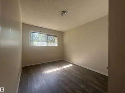 10450 69 AV NW photo 12