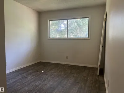 10450 69 AV NW photo 11
