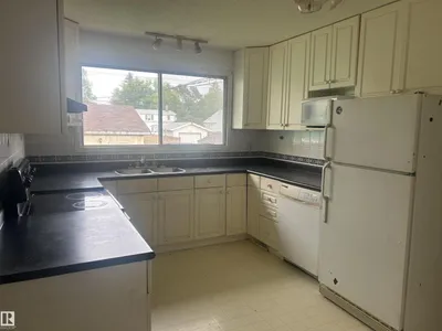 10450 69 AV NW photo 4