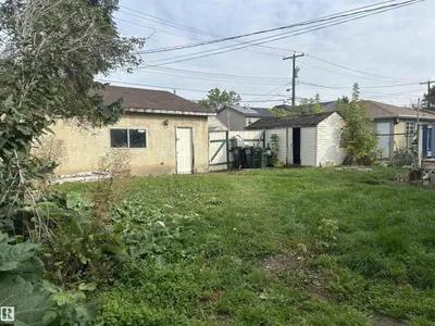 10450 69 AV NW photo 22