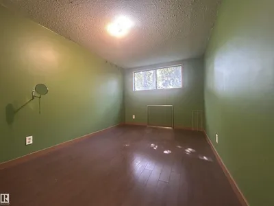 10450 69 AV NW photo 15
