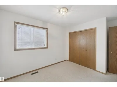 5828 181 ST NW photo 23