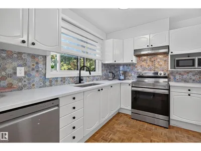 9212 150 AV NW photo 12