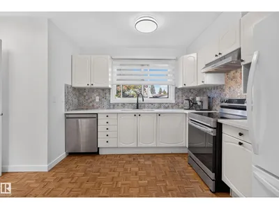 9212 150 AV NW photo 15