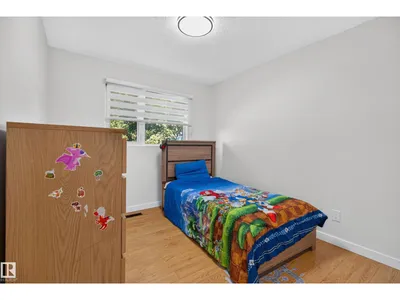 9212 150 AV NW photo 17