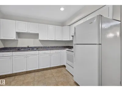 9212 150 AV NW photo 27