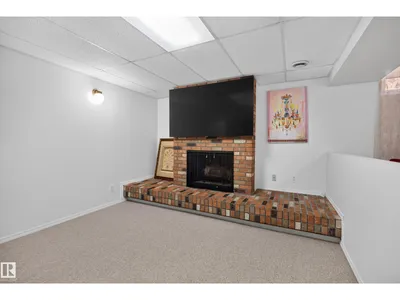 9212 150 AV NW photo 30