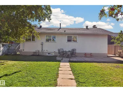 9212 150 AV NW photo 36