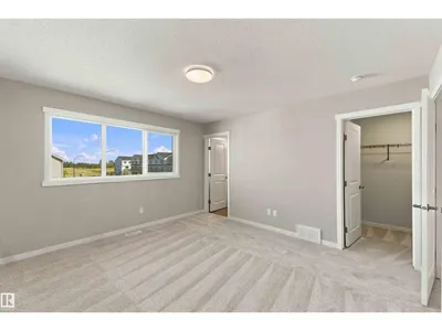 1256 MCLEOD AV photo 36