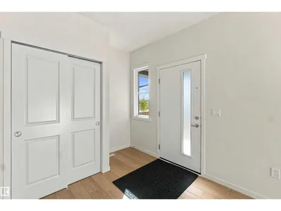 1242 MCLEOD AV photo 4