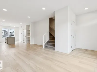 8148 228 ST NW photo 4