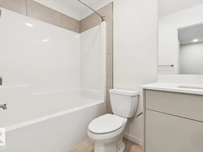 8148 228 ST NW photo 18