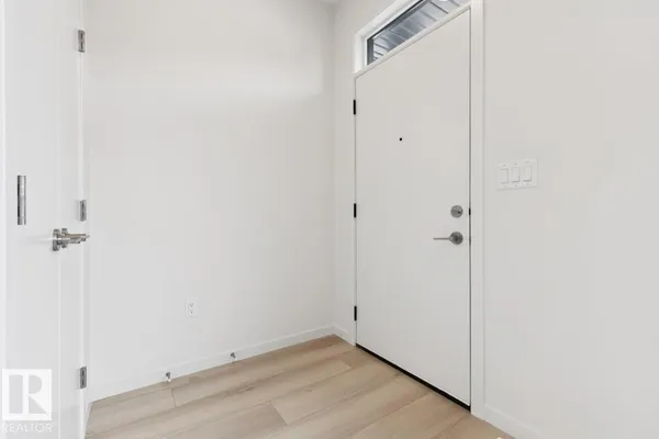 8148 228 ST NW photo 2
