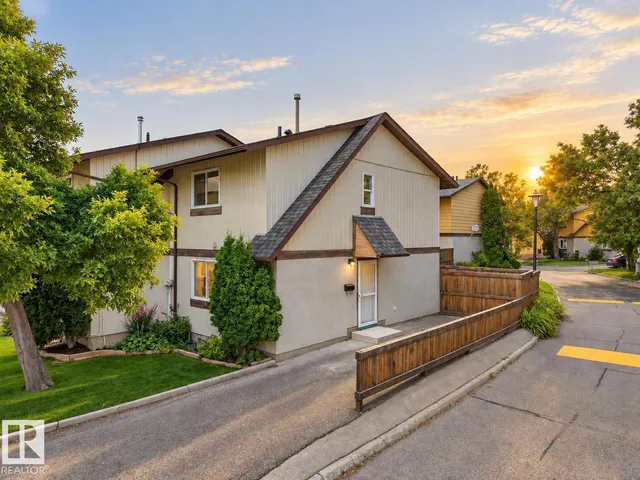126 Woodstock NW, Edmonton