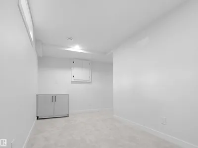 126 Woodstock NW photo 20