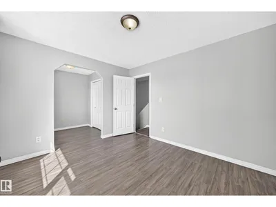 9333 103a AV NW photo 29