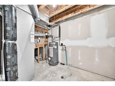 9333 103a AV NW photo 44