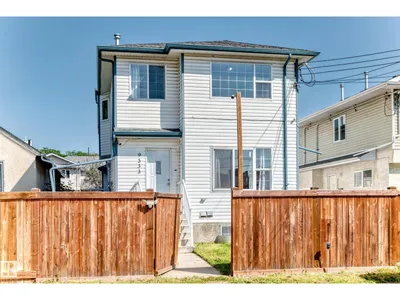 9333 103a AV NW photo 51
