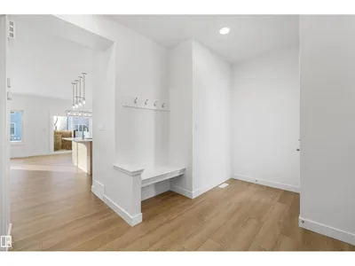 2816 190 ST NW photo 4