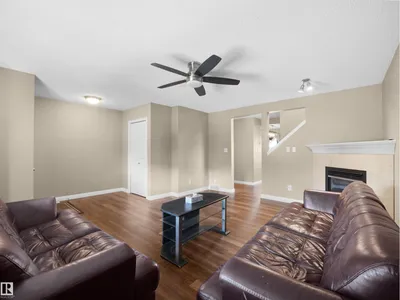 3122 30 AV NW photo 19