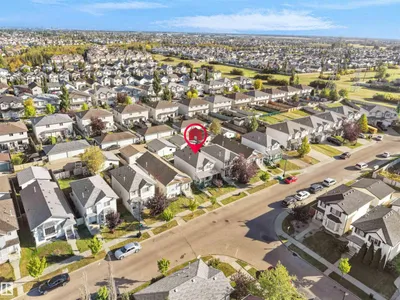 3122 30 AV NW photo 4