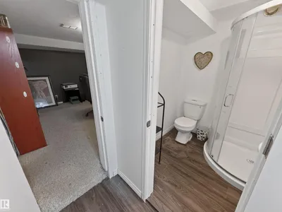 16046 95 AV NW photo 25
