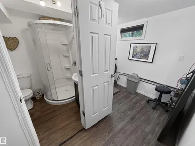 16046 95 AV NW photo 27