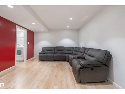 165 62 ST SW photo 32