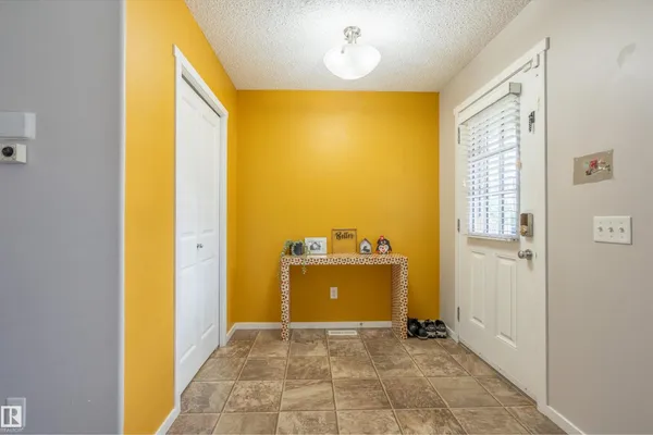 165 62 ST SW photo 2