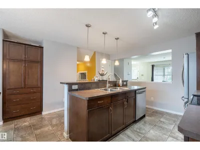 165 62 ST SW photo 10