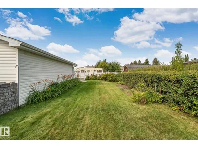 14724 73 ST NW photo 44
