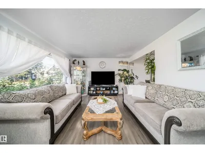 10245 160 ST NW photo 11
