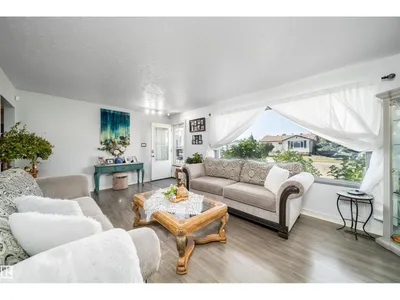 10245 160 ST NW photo 12