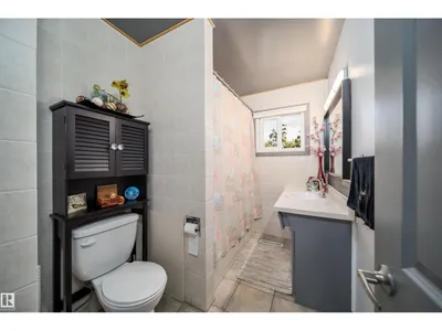 10245 160 ST NW photo 21