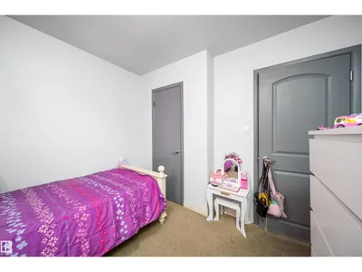 10245 160 ST NW photo 22