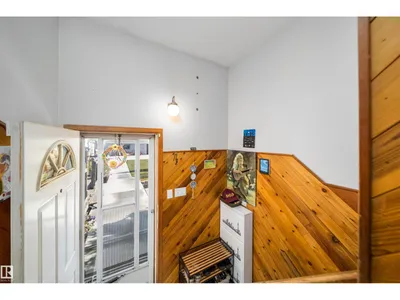 10245 160 ST NW photo 25