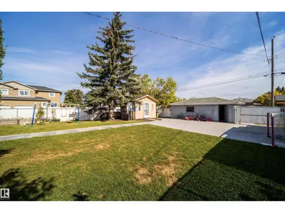 10245 160 ST NW photo 34