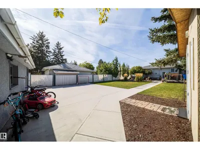 10245 160 ST NW photo 35