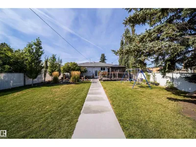 10245 160 ST NW photo 36
