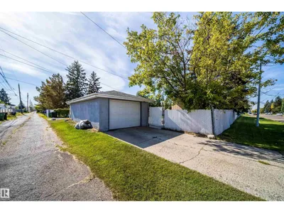 10245 160 ST NW photo 38