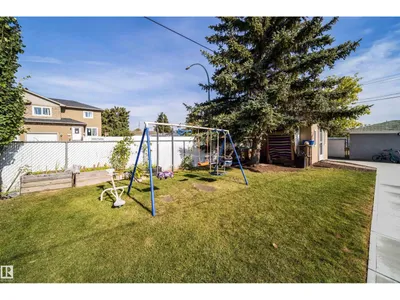 10245 160 ST NW photo 40