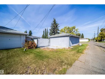 10245 160 ST NW photo 42