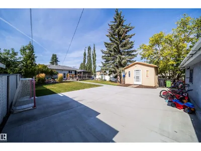 10245 160 ST NW photo 43