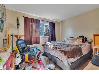 4205 37 AV photo 10