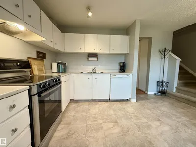5107 146 AV NW photo 10