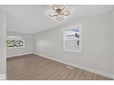 13511 114 ST NW photo 15