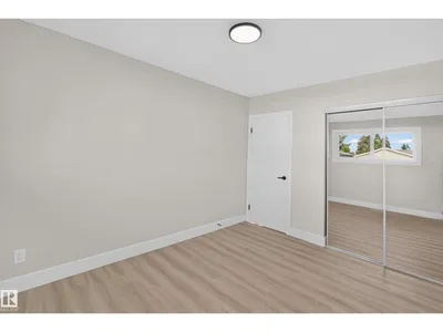13511 114 ST NW photo 29