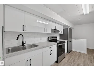 13511 114 ST NW photo 37