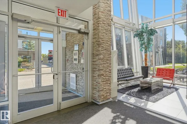 #108 2590 ANDERSON WY SW photo 3