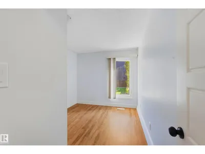 258 SURREY GARDENS NW photo 13